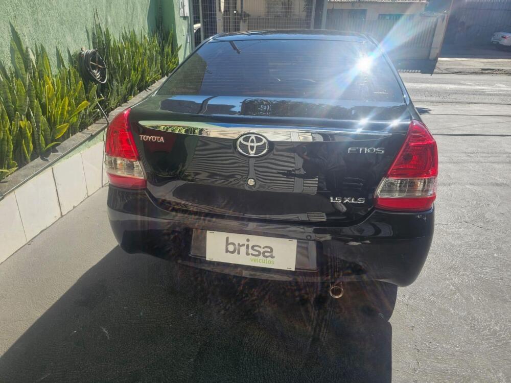 Toyota Etios Cross