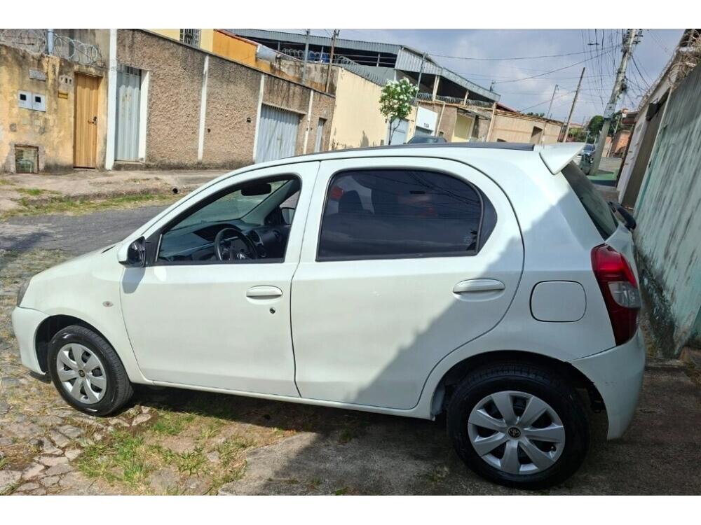 Toyota Etios Cross