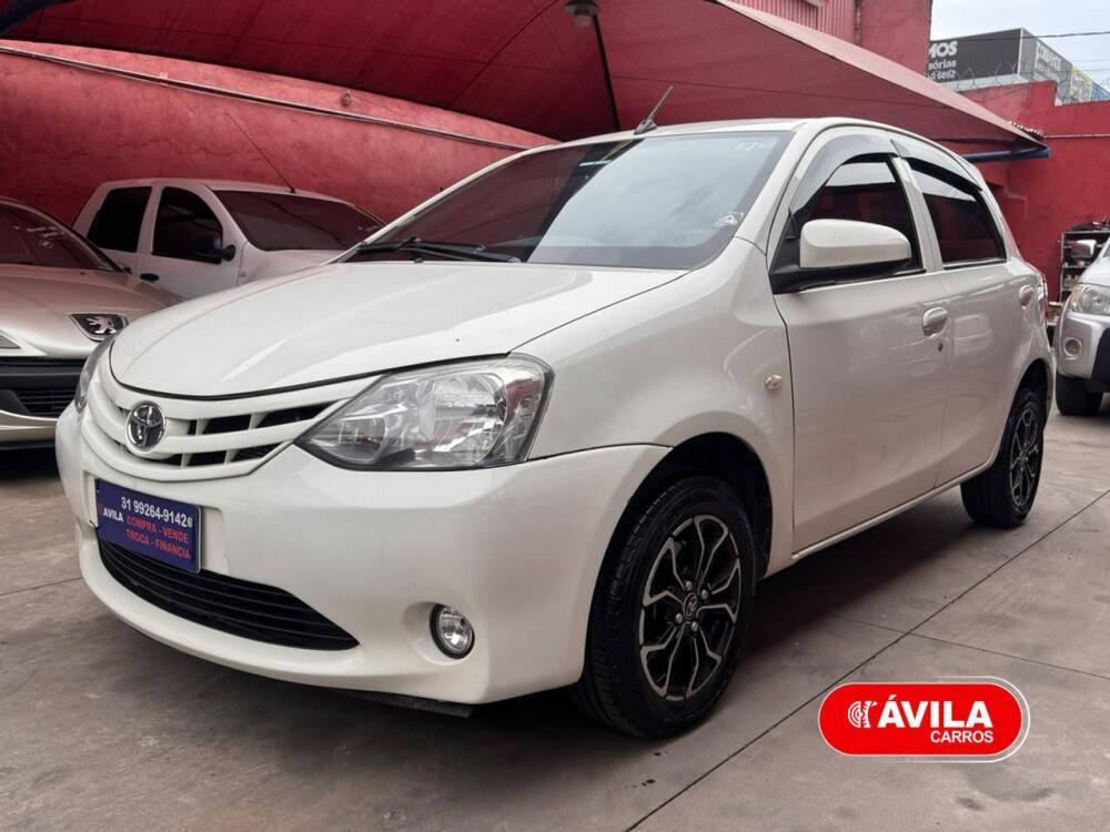 Toyota Etios Hatch 1.3 Manual 17/17 Branco - 5009253 - Belo Horizonte