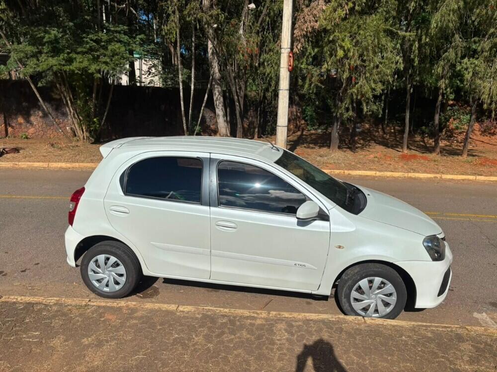 Toyota Etios Cross