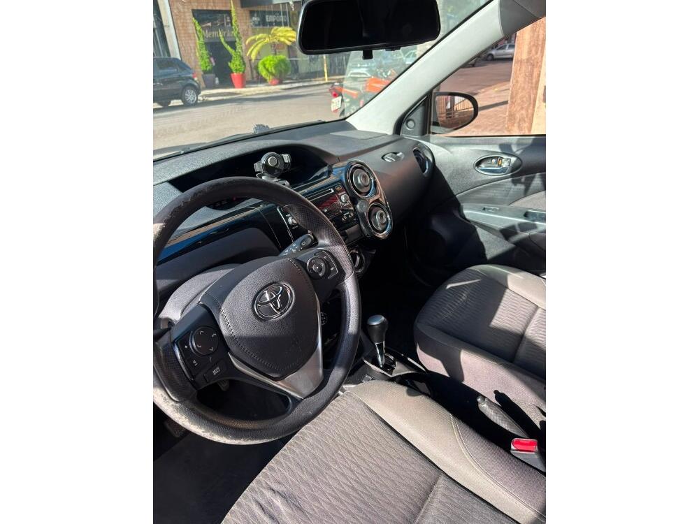 Toyota Etios Cross