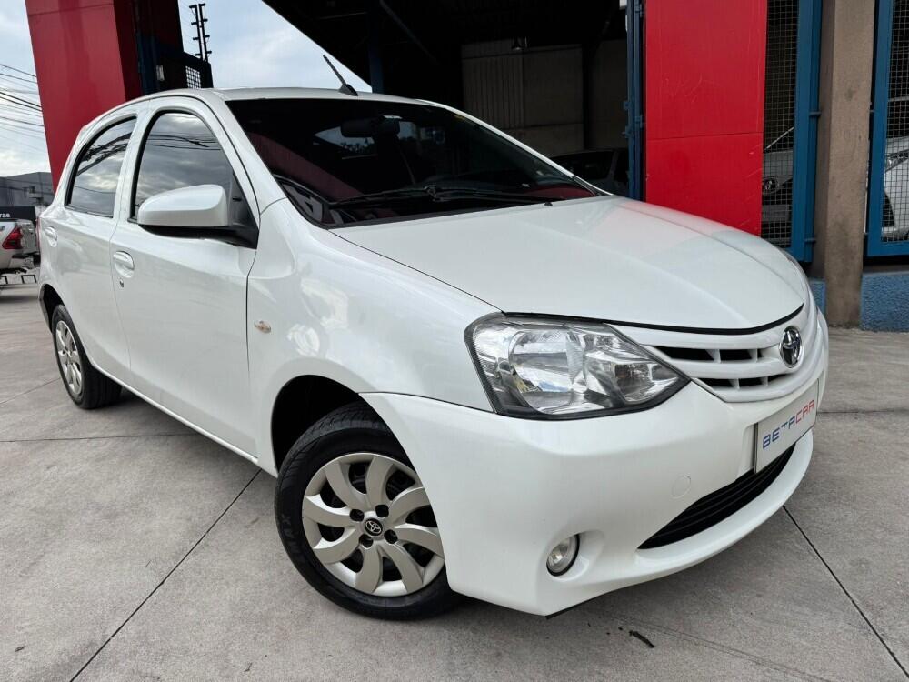 Toyota Etios Hatch 2016/2017