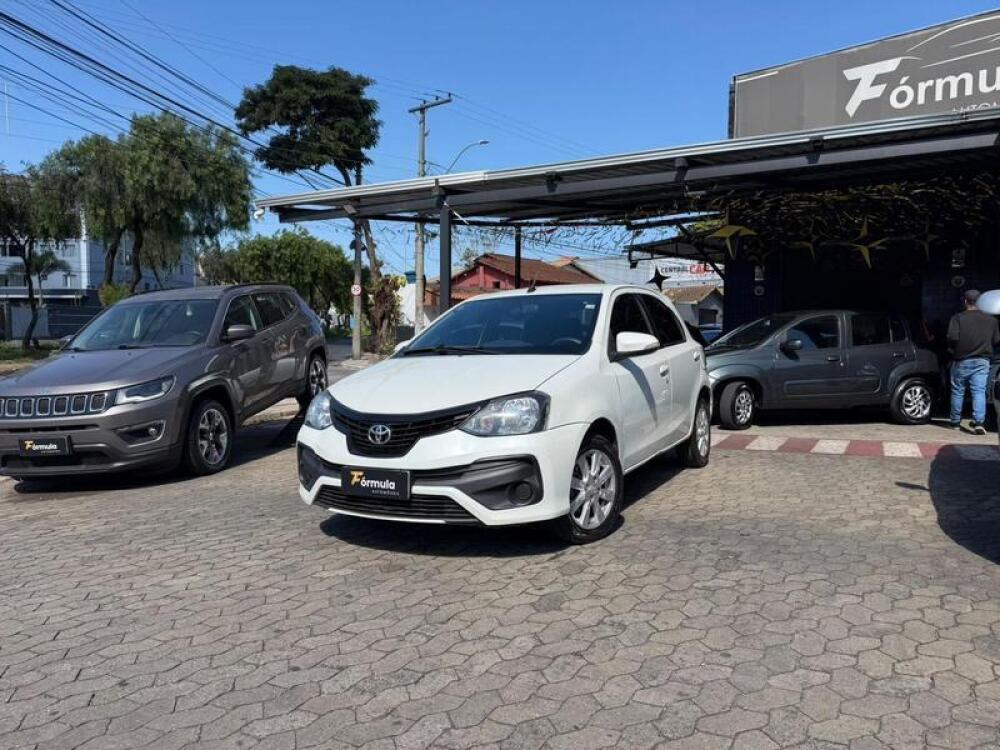 Toyota Etios Hatch