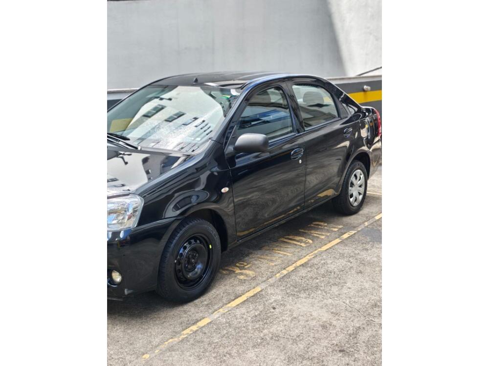 Toyota Etios Sedan ETIOS X SEDAN 1.5 FLEX 16V 4P MEC. 2013