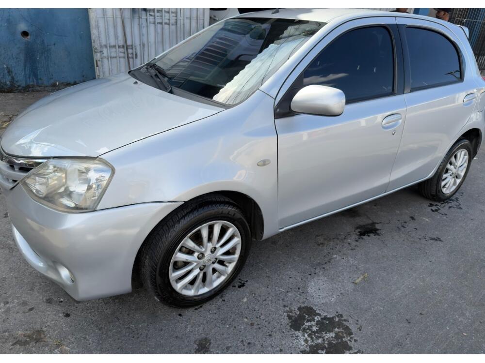 Toyota Etios ETIOS 1.3 Flex 16V 5p Mec. 2013