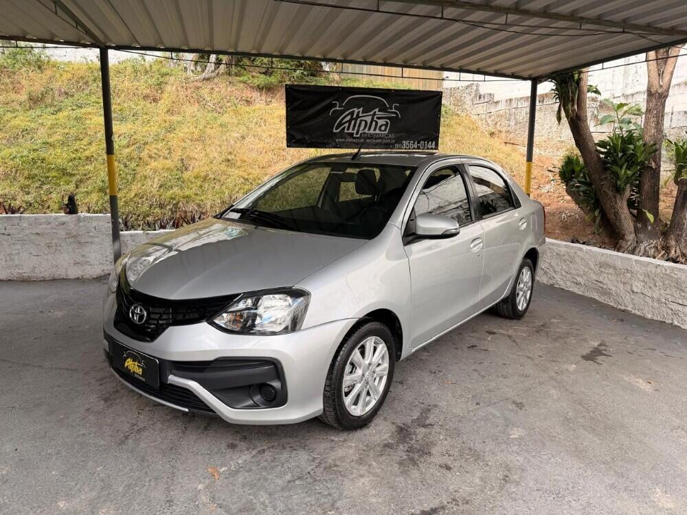 Toyota Etios Sedan 1.5 X PLUS 2020
