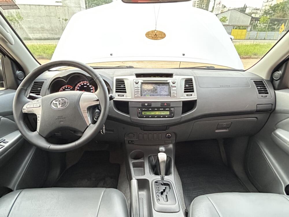 Toyota Hilux CD