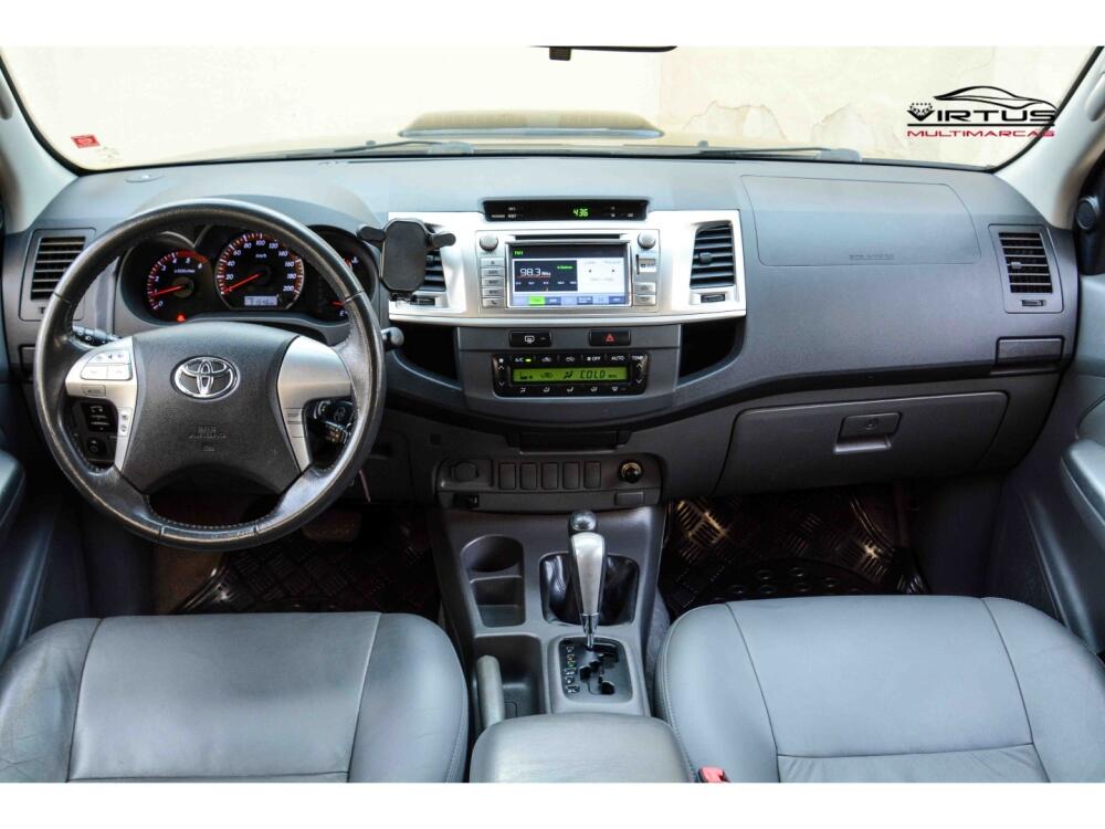 Toyota Hilux CD