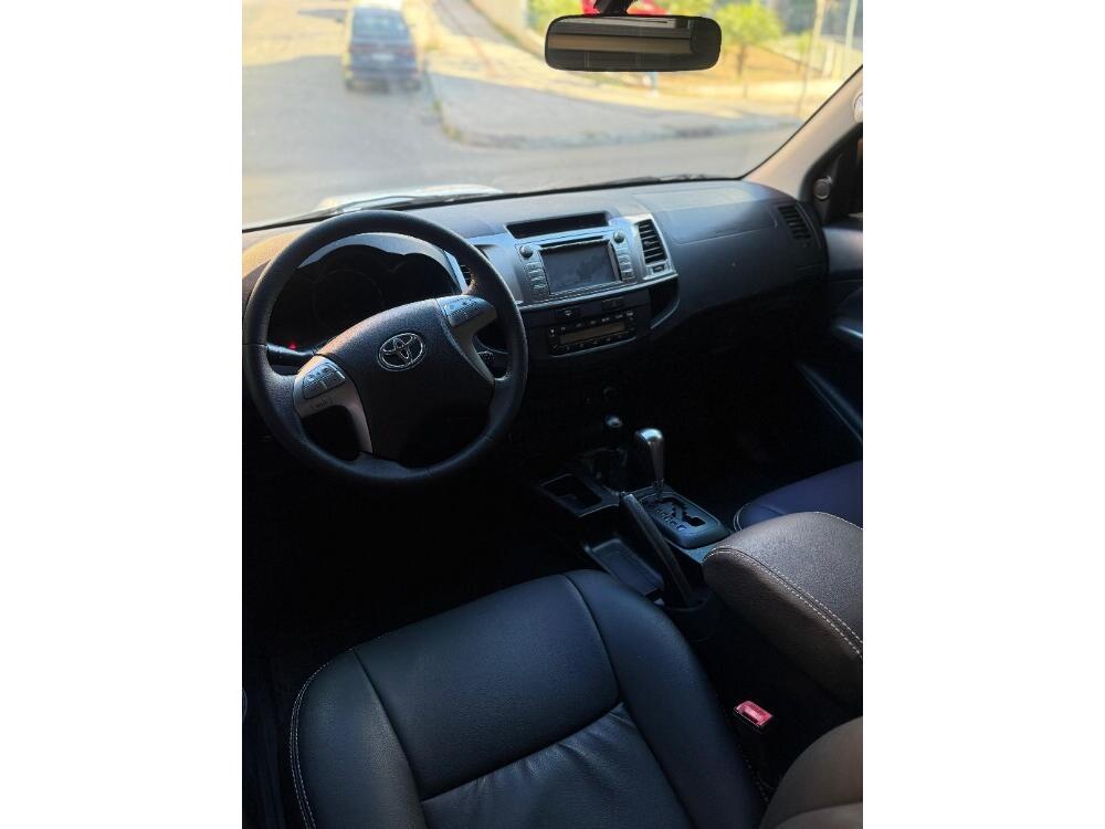 Toyota Hilux CD