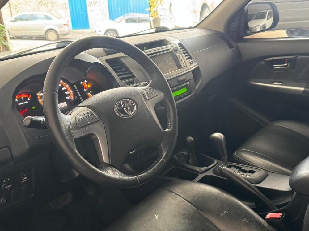 Toyota Hilux CD