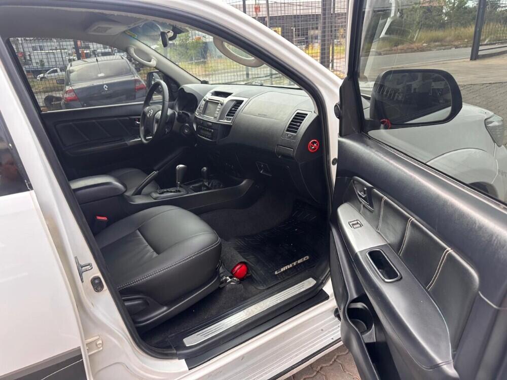 Toyota Hilux CD