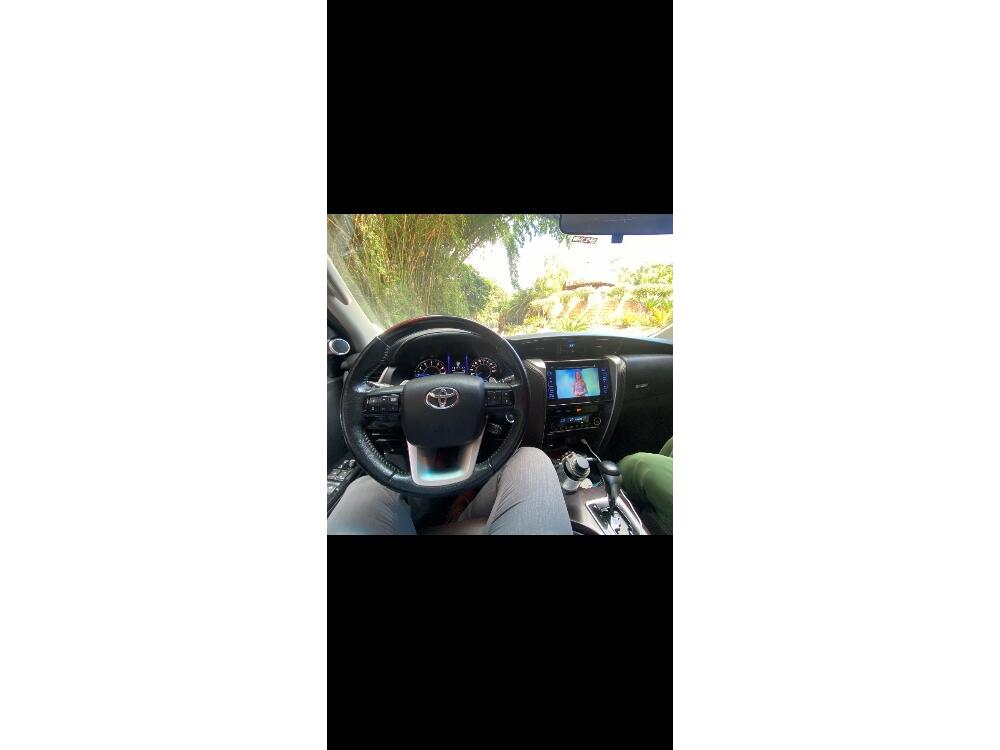 Toyota Hilux SW4