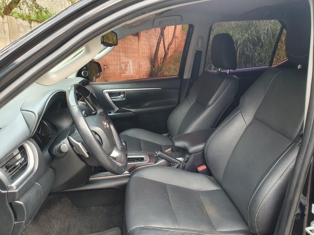 Toyota Hilux SW4