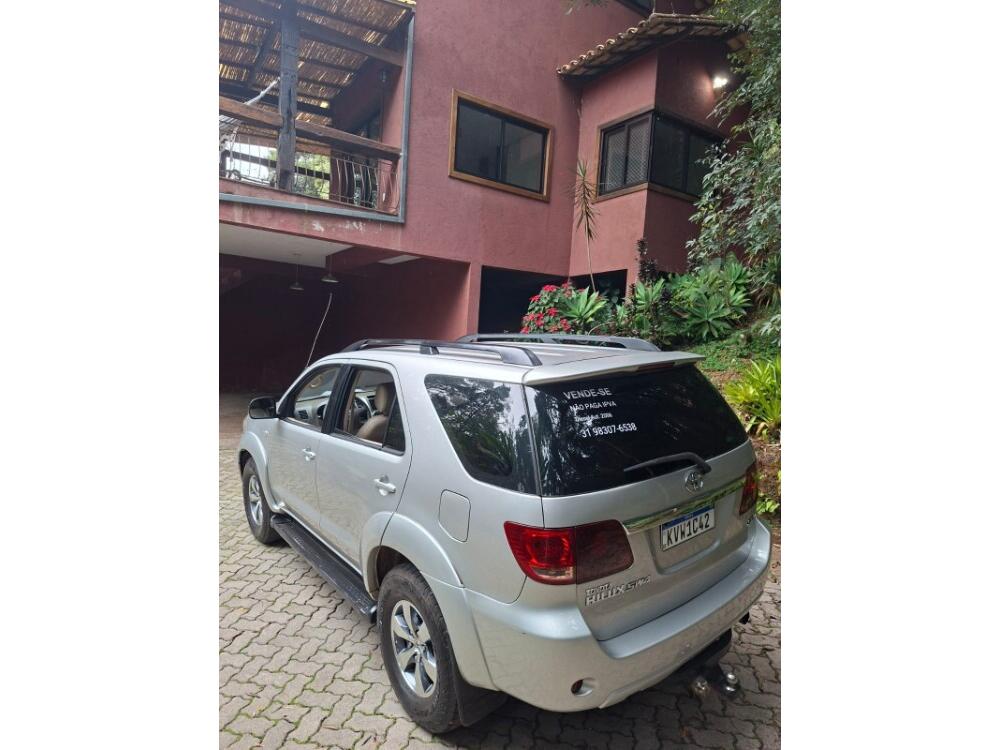 Toyota Hilux SW4