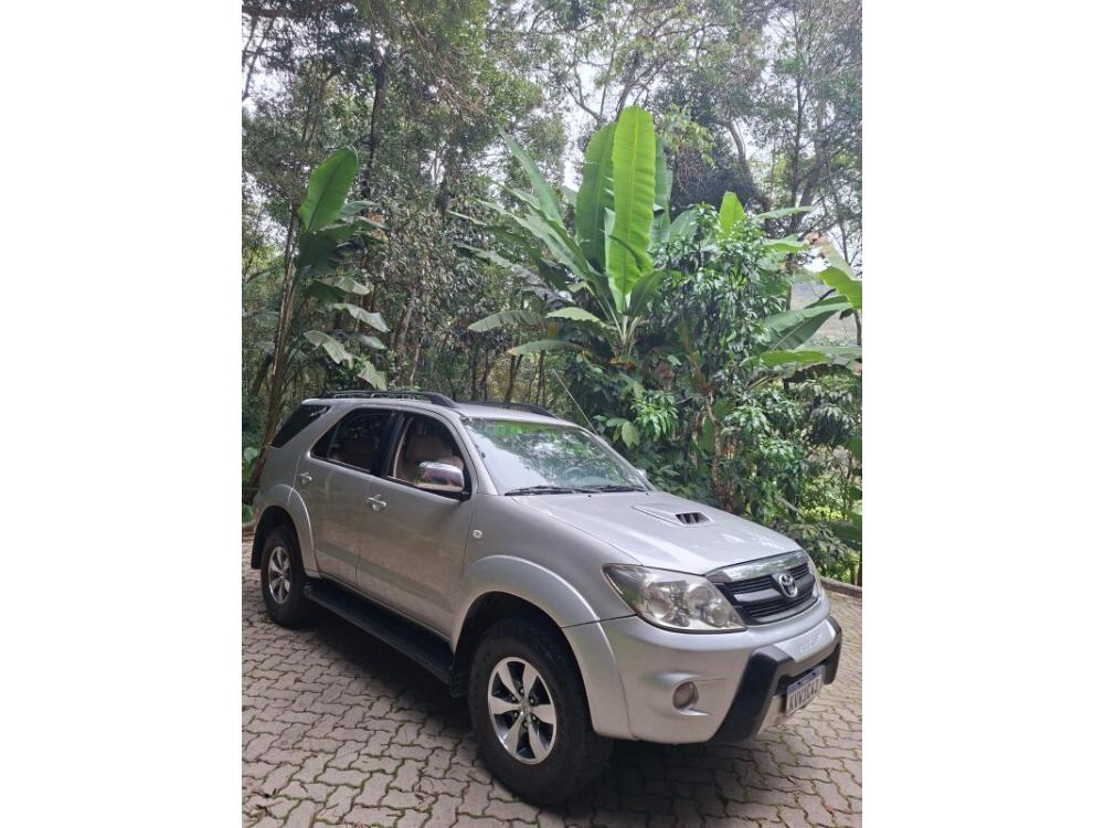 Toyota Hilux SW4