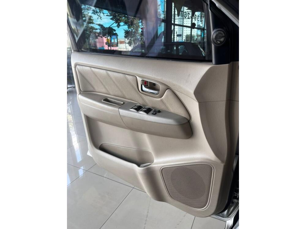 Toyota Hilux SW4