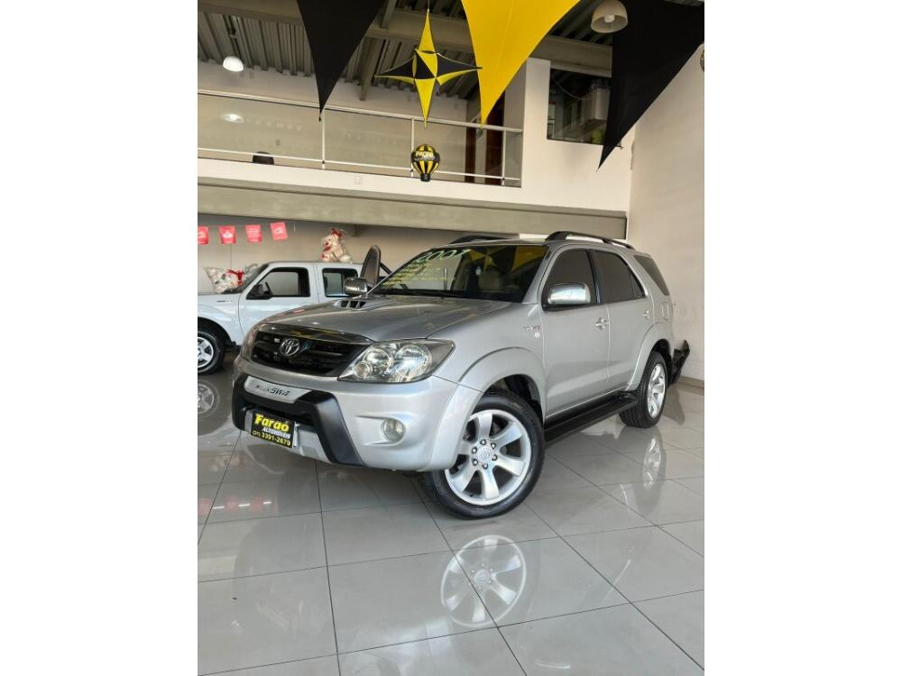 Toyota Hilux SW4