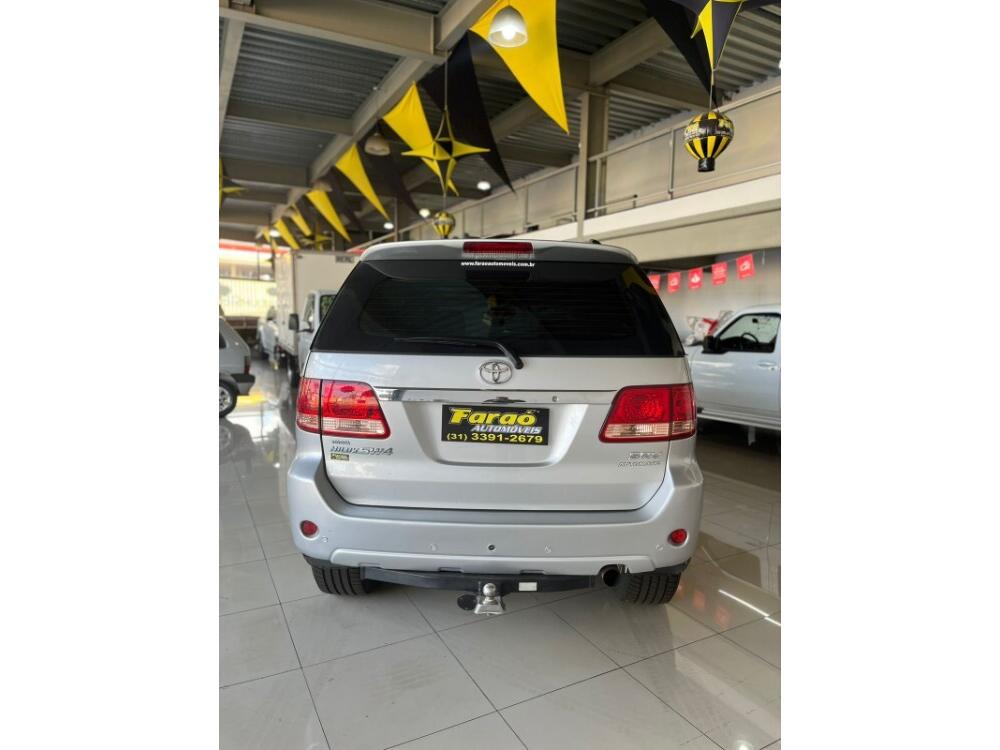 Toyota Hilux SW4
