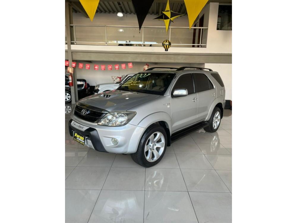 Toyota Hilux SW4