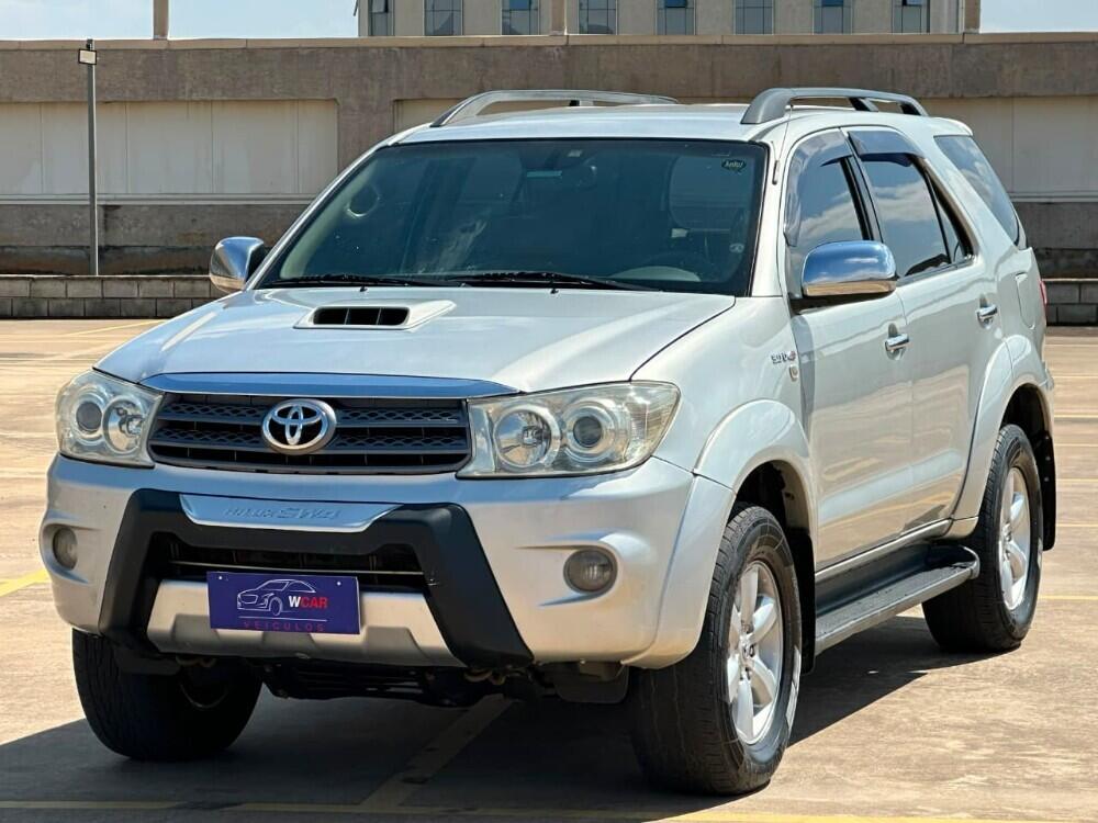 Toyota Hilux Sw4 SRV D4-D 4X4 3.0 TDI DIES. AUT 2009
