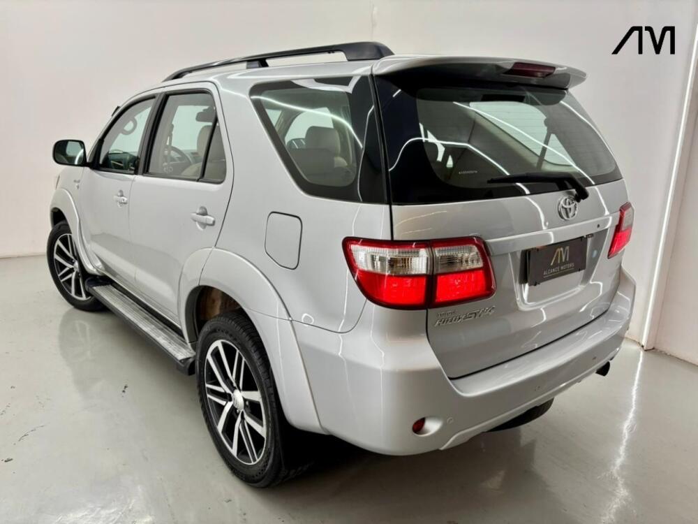 Toyota Hilux SW4