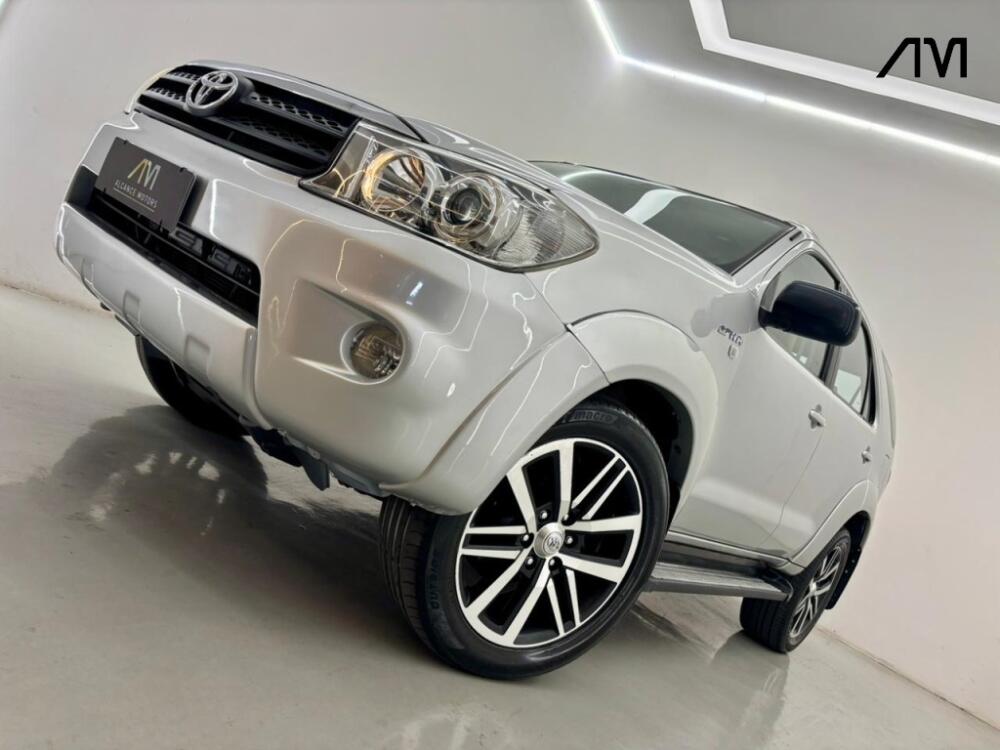 Toyota Hilux SW4