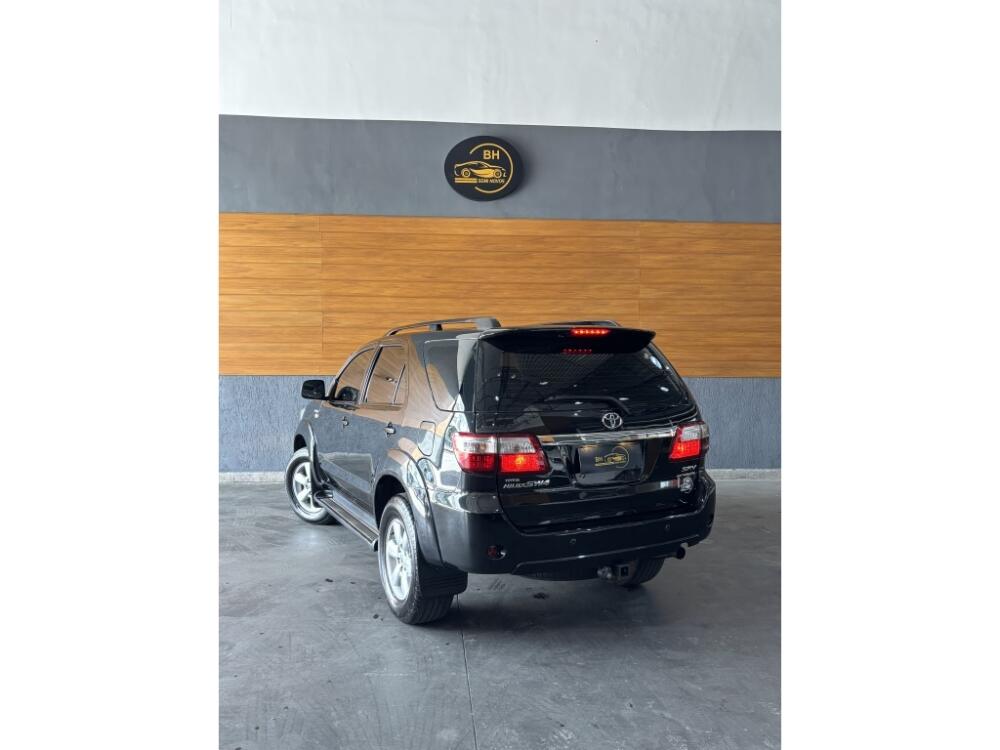 Toyota Hilux SW4