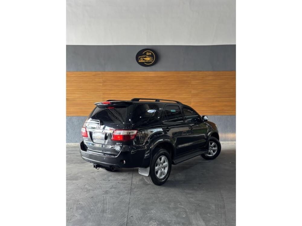 Toyota Hilux SW4