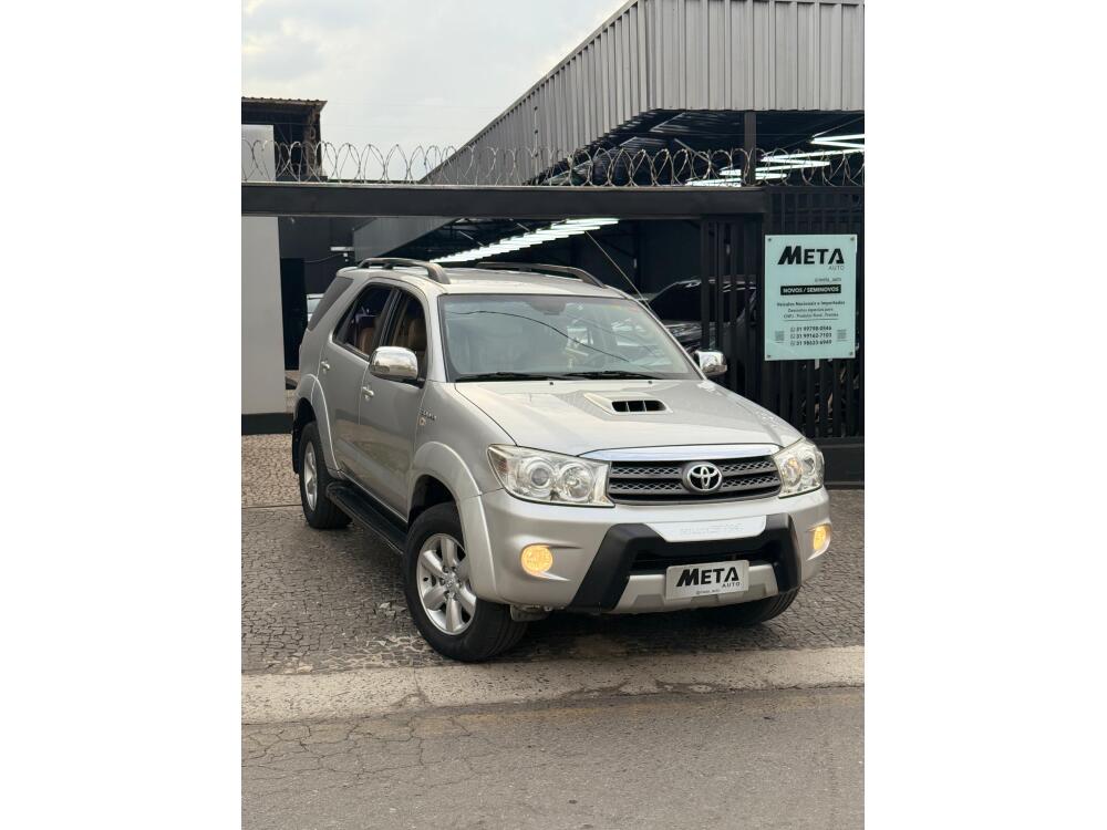 Toyota Hilux SW4
