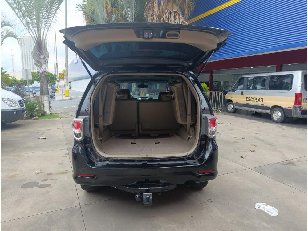 Toyota Hilux SW4