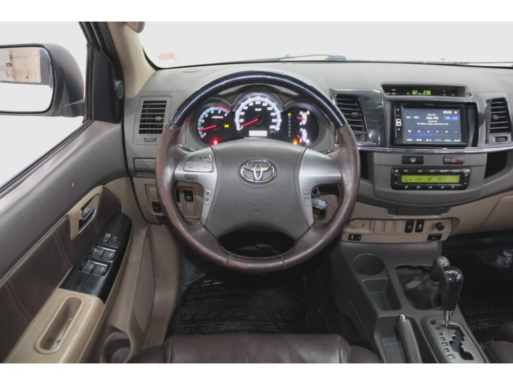 Toyota Hilux SW4