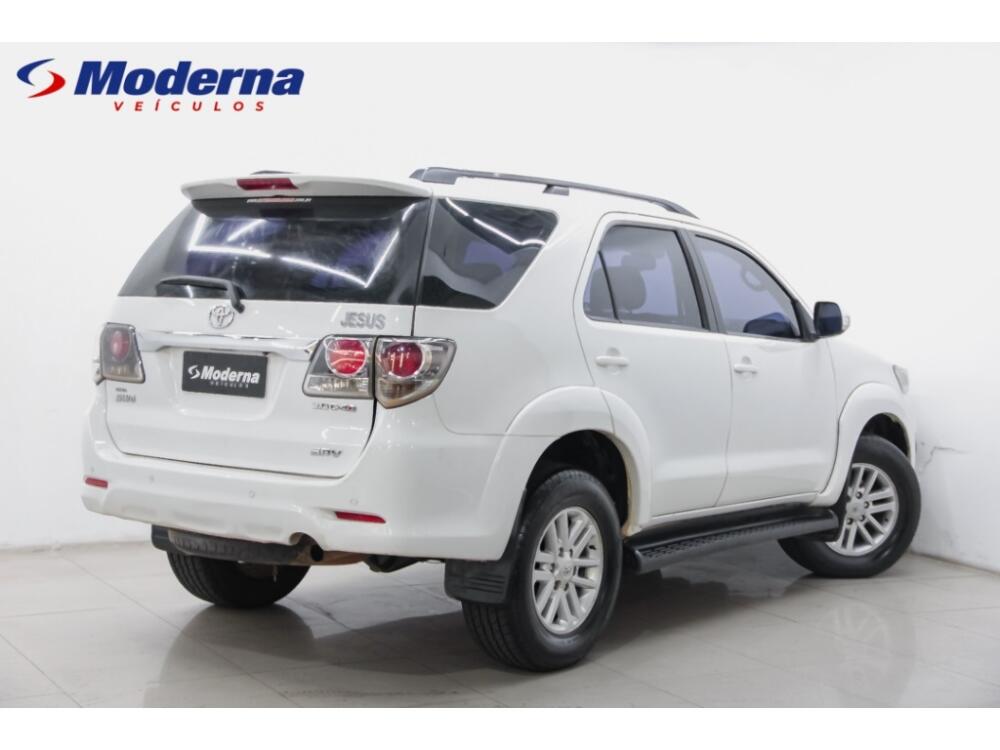 Toyota Hilux SW4