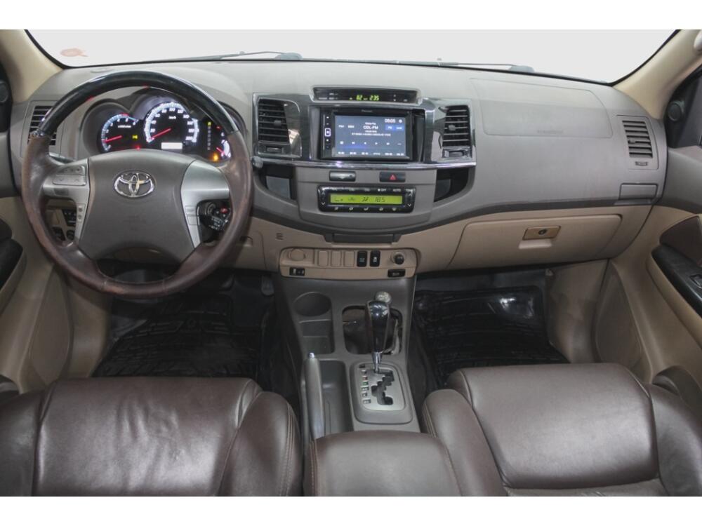 Toyota Hilux SW4