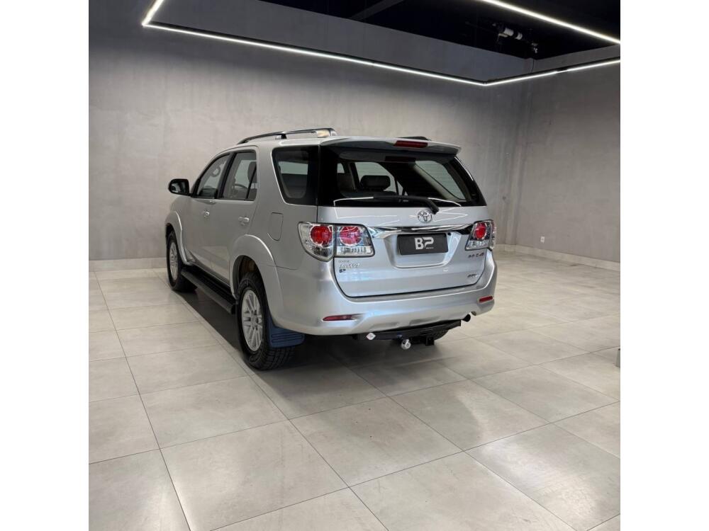 Toyota Hilux SW4