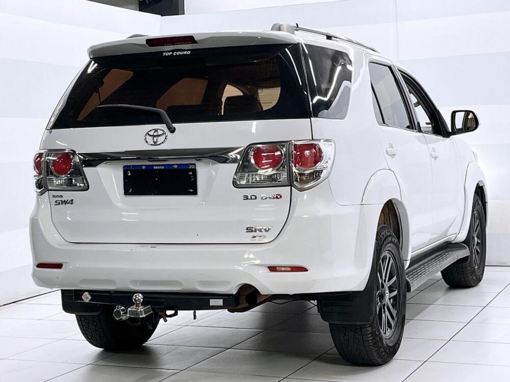 Toyota Hilux SW4