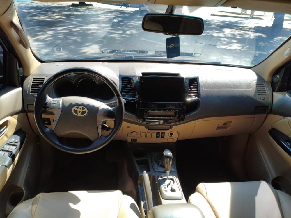 Toyota Hilux SW4
