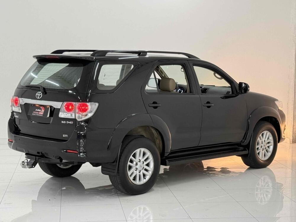 Toyota Hilux SW4