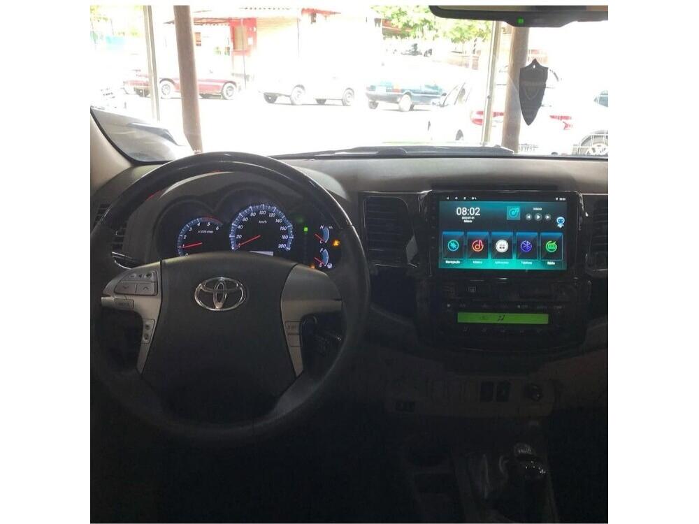 Toyota Hilux SW4