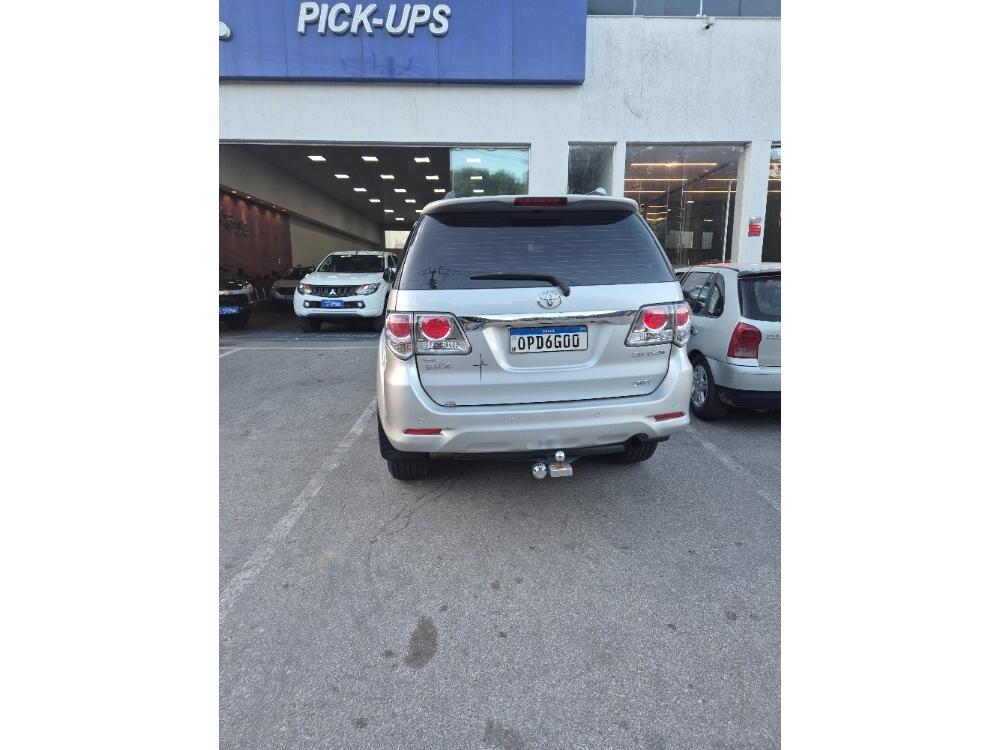 Toyota Hilux SW4