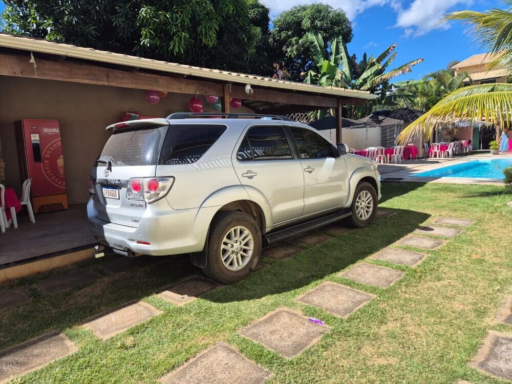 Toyota Hilux SW4