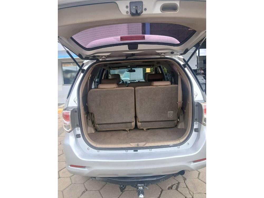 Toyota Hilux SW4