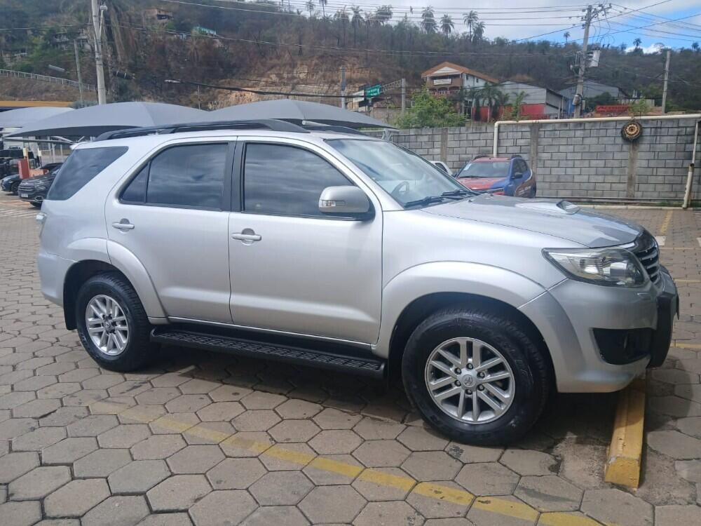 Toyota Hilux SW4