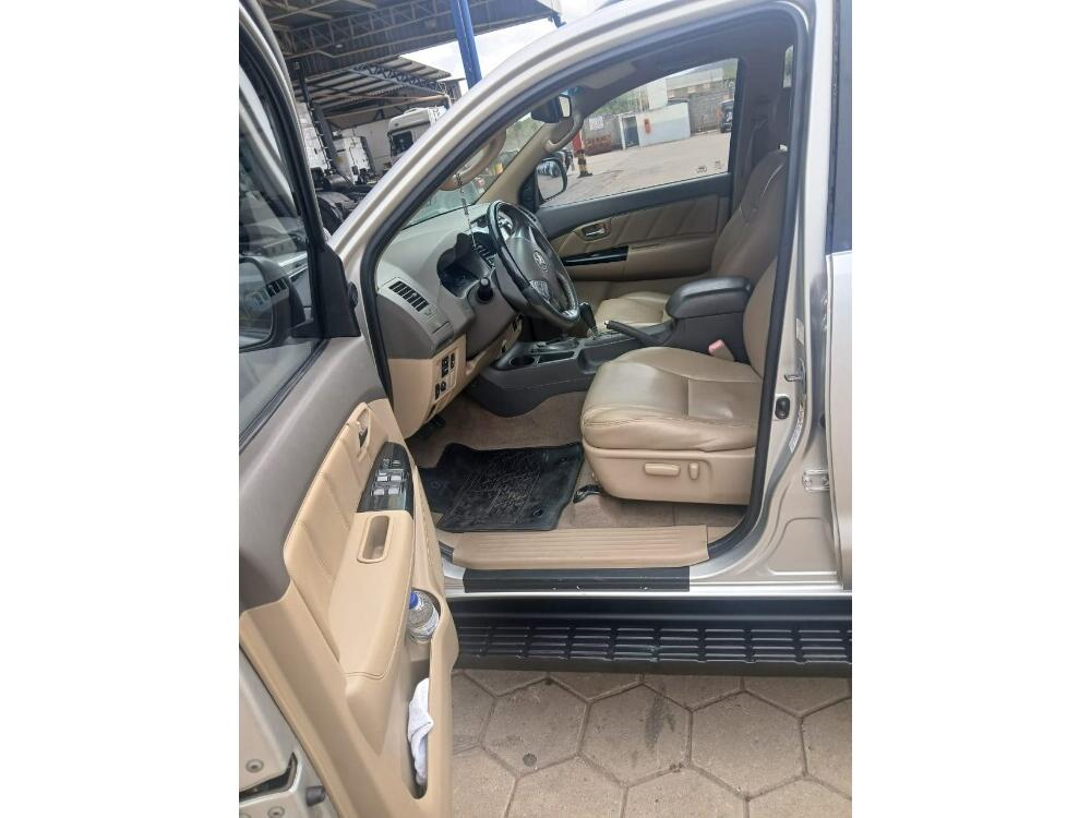 Toyota Hilux SW4