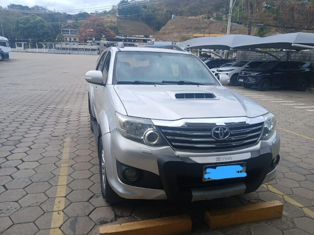 Toyota Hilux SW4