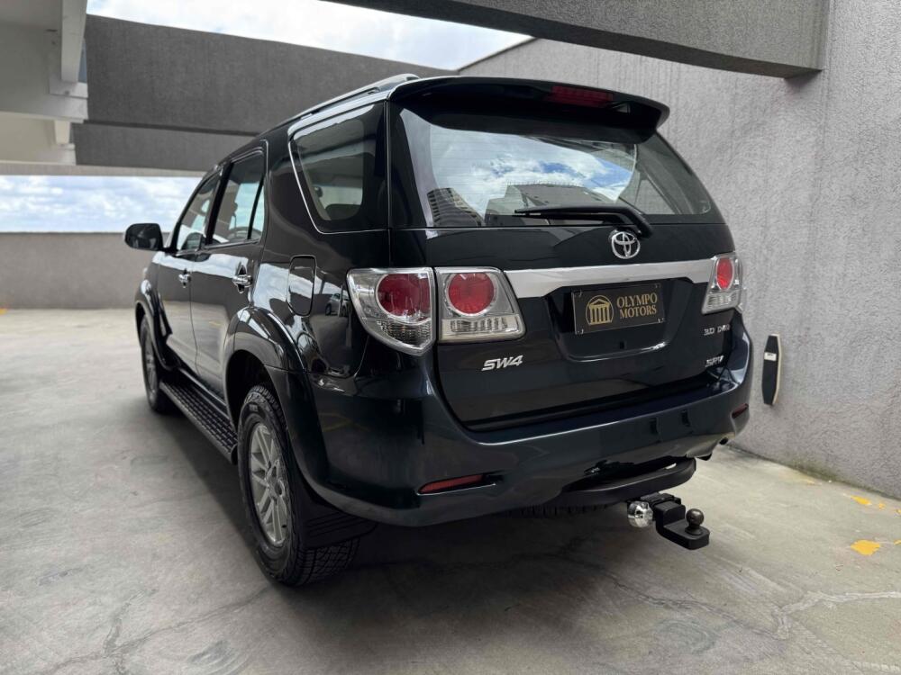 Toyota Hilux SW4