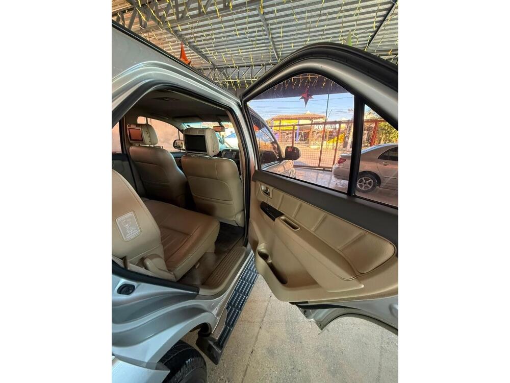 Toyota Hilux SW4
