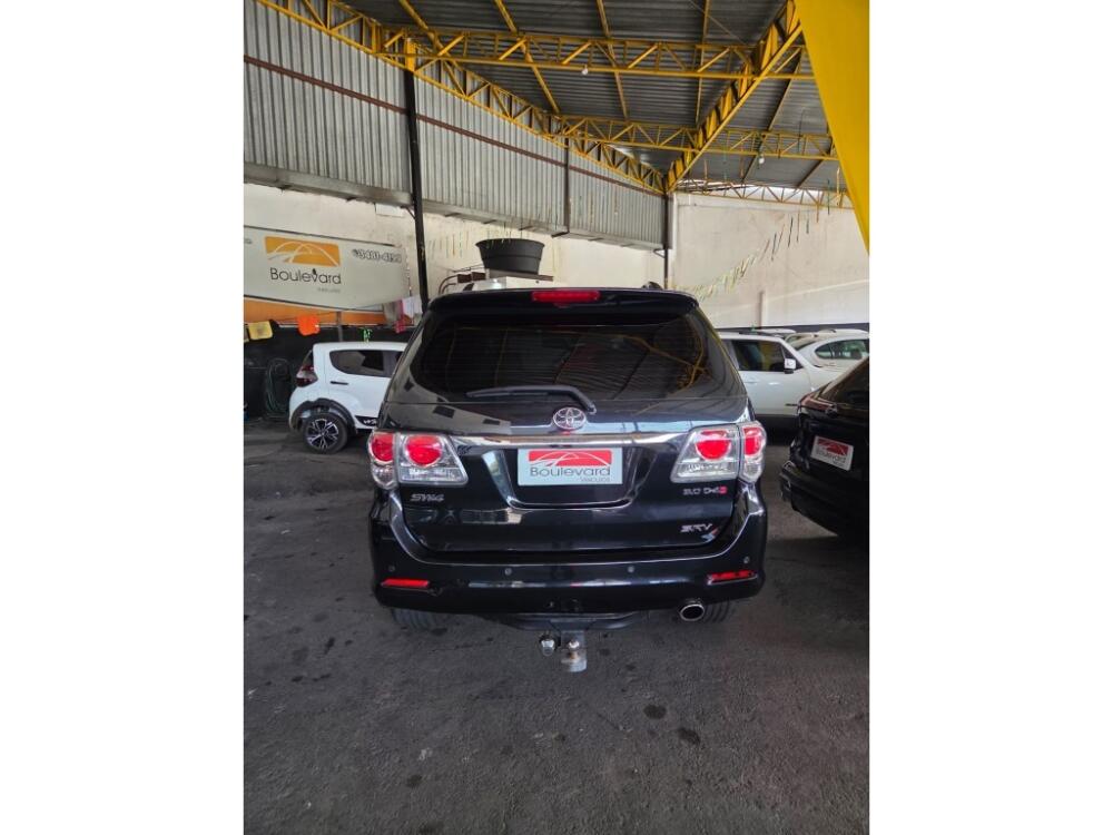 Toyota Hilux SW4