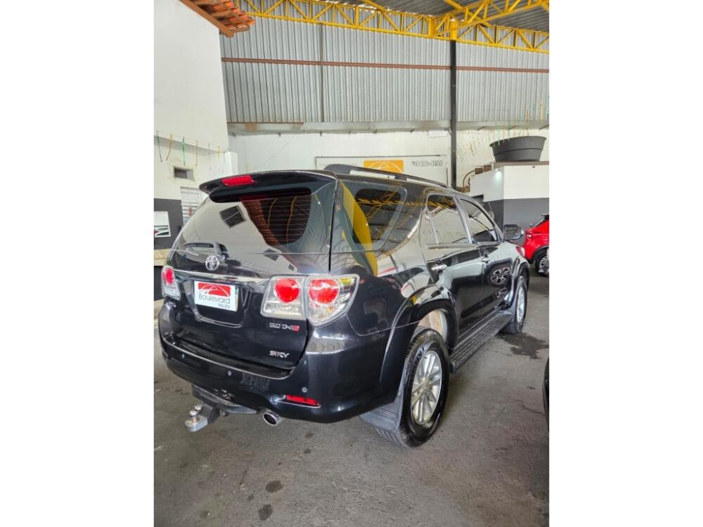 Toyota Hilux SW4