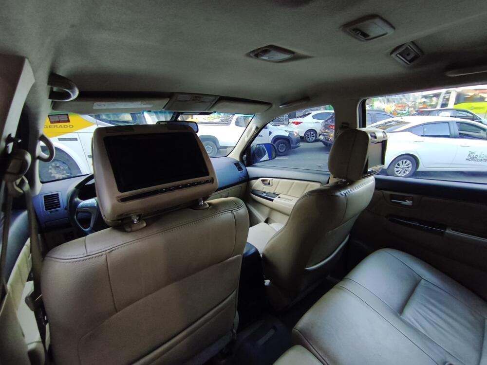 Toyota Hilux SW4