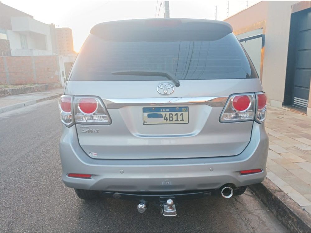 Toyota Hilux SW4